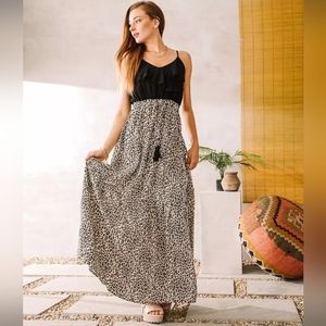 Main Strip leopard tiered maxi dress size M